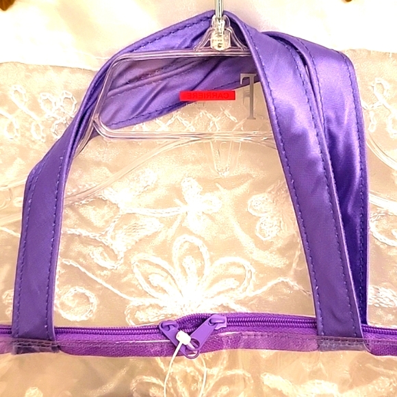 Spa Beauty Gift Set! Cozy Slippers, Sleep Mask & Photo Album, White & Purple, M - Picture 13 of 15